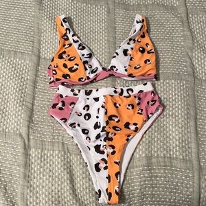 Never worn bikini- I’ll accept all offers!!